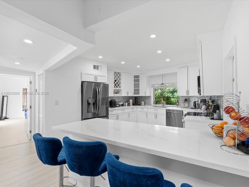 En Venta: $3,280,000 (4 camas, 4 baños, 2530 Pies cuadrados)