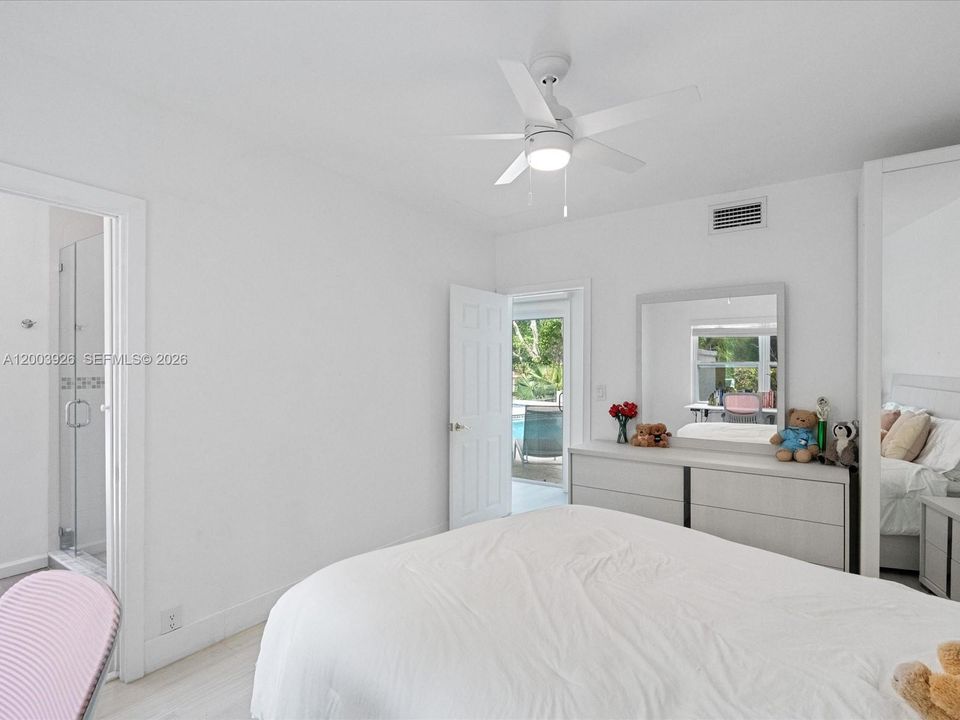 En Venta: $3,280,000 (4 camas, 4 baños, 2530 Pies cuadrados)