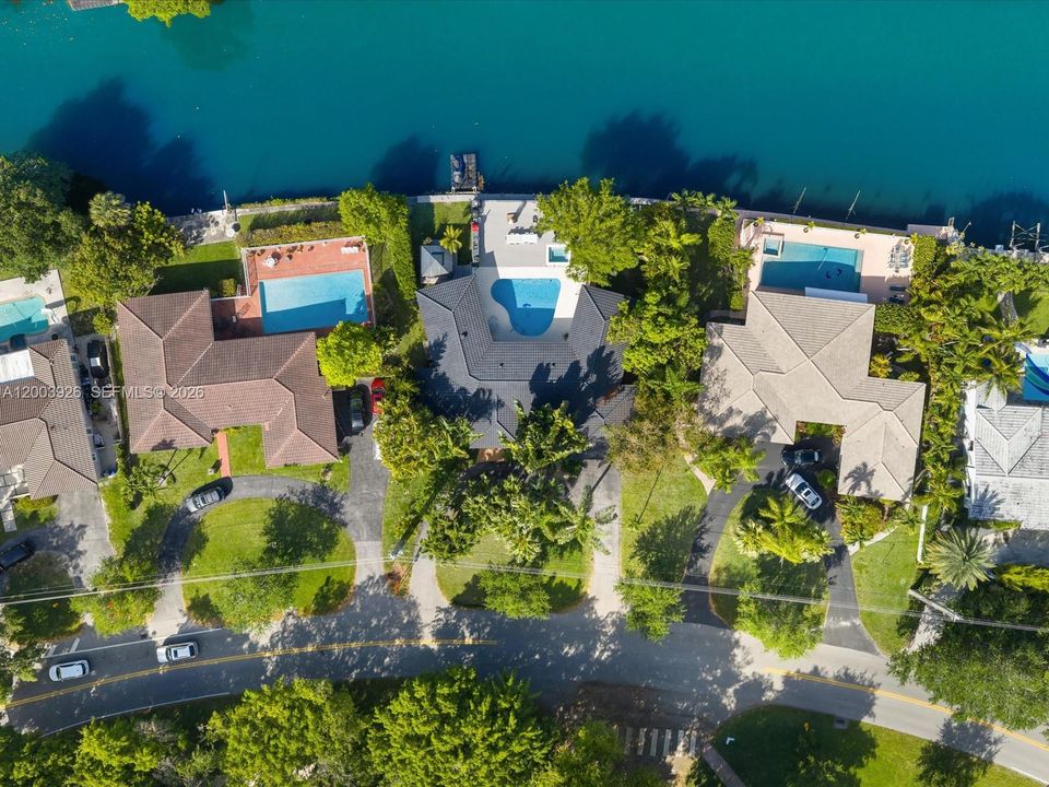 En Venta: $3,280,000 (4 camas, 4 baños, 2530 Pies cuadrados)