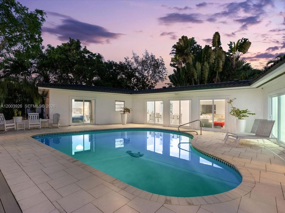 En Venta: $3,280,000 (4 camas, 4 baños, 2530 Pies cuadrados)