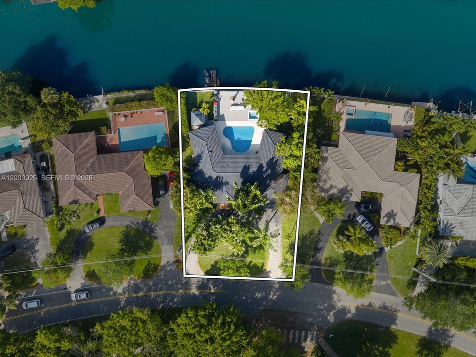 En Venta: $3,280,000 (4 camas, 4 baños, 2530 Pies cuadrados)