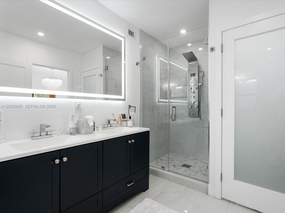 En Venta: $3,280,000 (4 camas, 4 baños, 2530 Pies cuadrados)