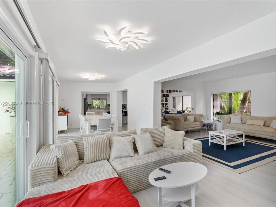 En Venta: $3,280,000 (4 camas, 4 baños, 2530 Pies cuadrados)