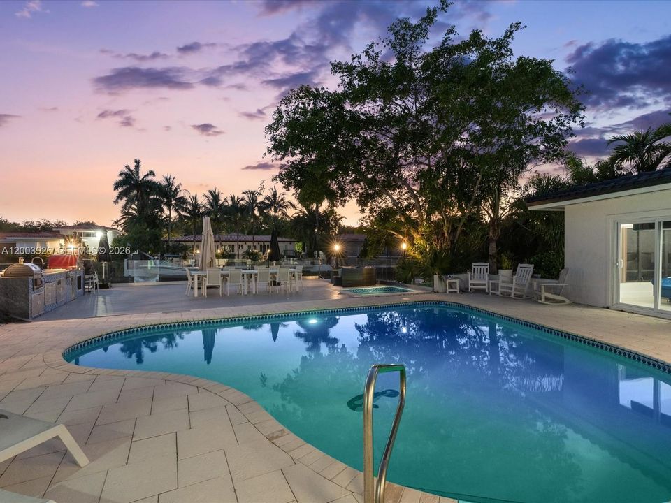 En Venta: $3,280,000 (4 camas, 4 baños, 2530 Pies cuadrados)