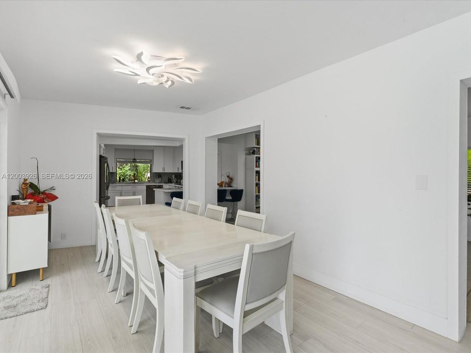 En Venta: $3,280,000 (4 camas, 4 baños, 2530 Pies cuadrados)
