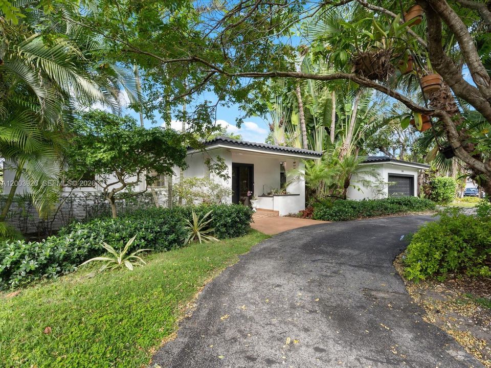 En Venta: $3,280,000 (4 camas, 4 baños, 2530 Pies cuadrados)