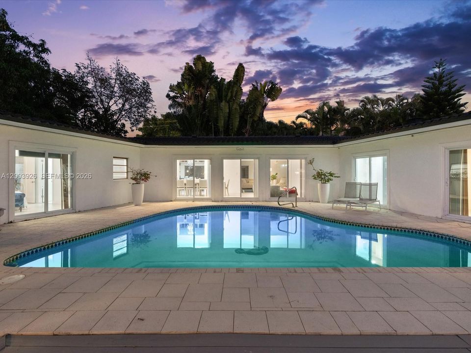 En Venta: $3,280,000 (4 camas, 4 baños, 2530 Pies cuadrados)