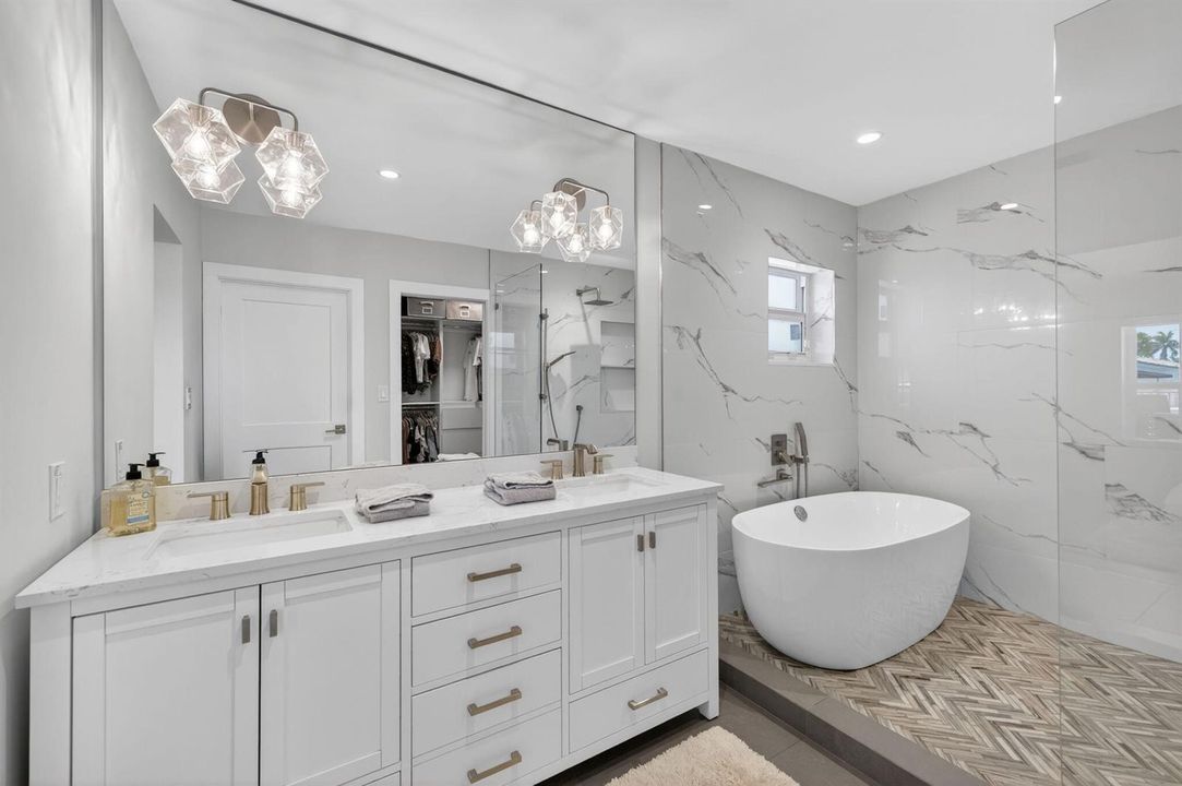 4460-Master Bath 2