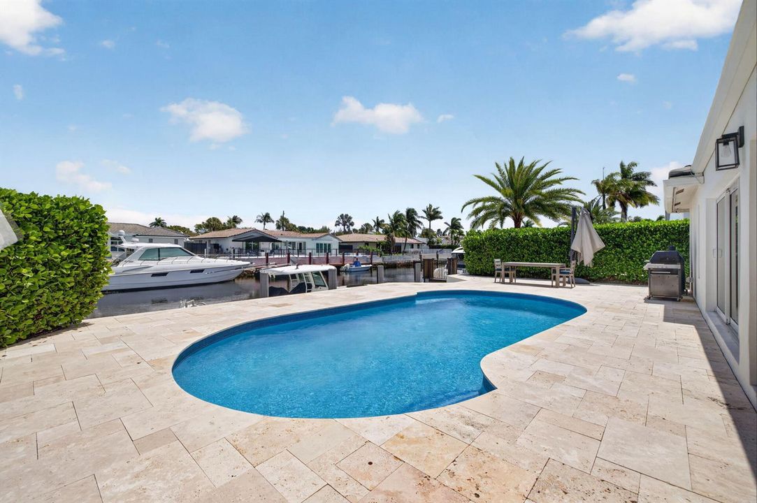 4460-Pool View 2