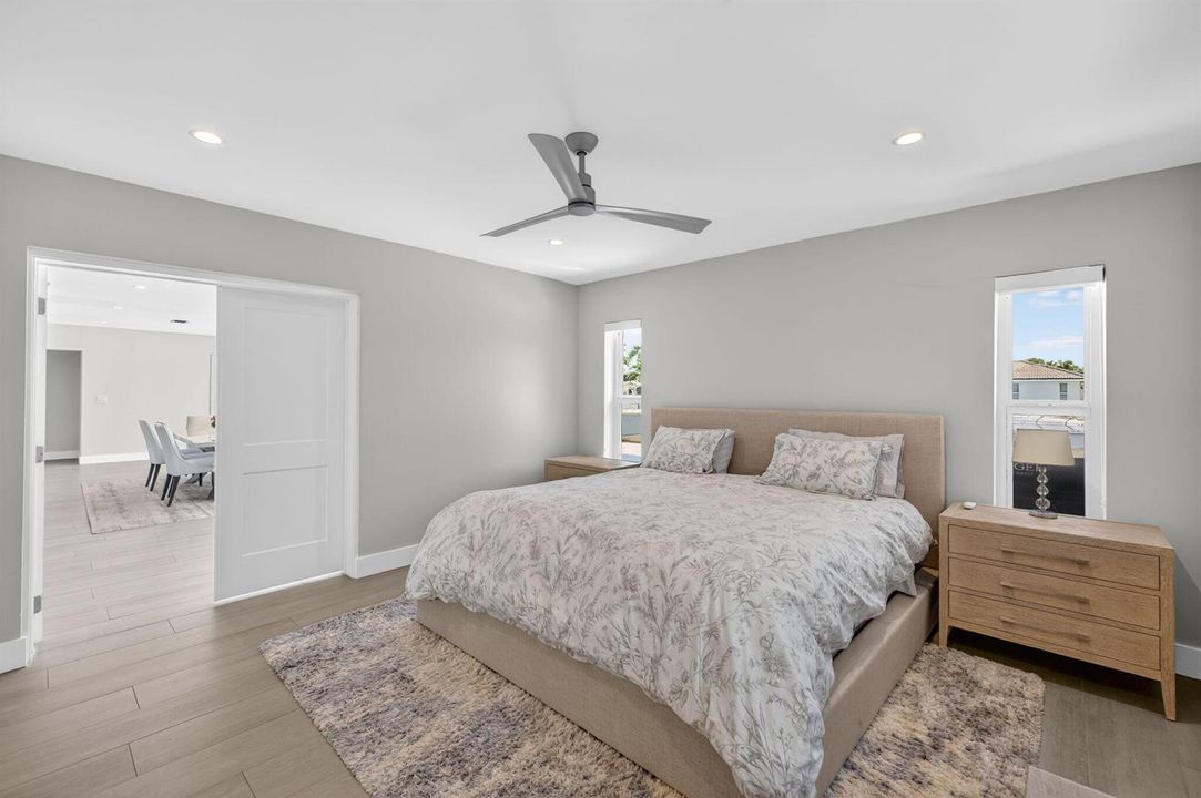 4460-Oversized Master Bedroom
