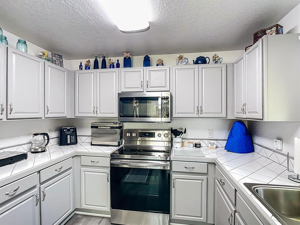 1658 Blue Lake Circle-19
