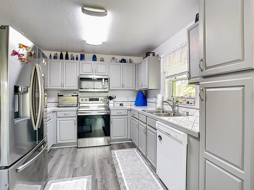1658 Blue Lake Circle-18