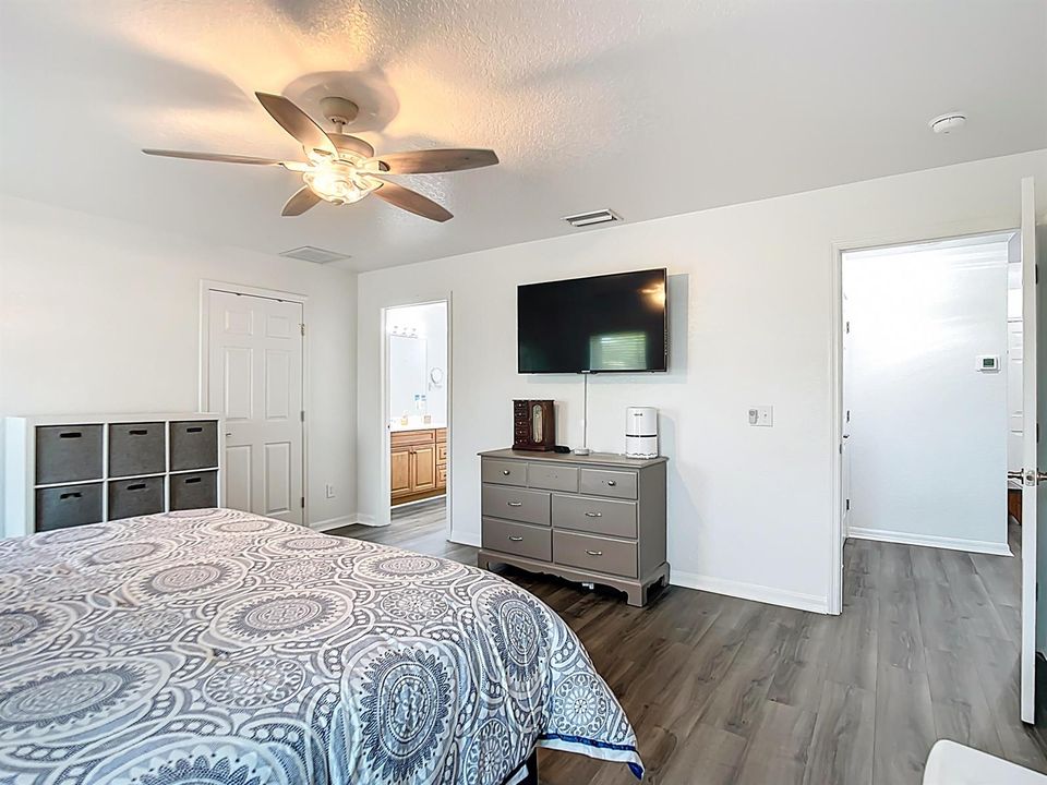 1658 Blue Lake Circle-32