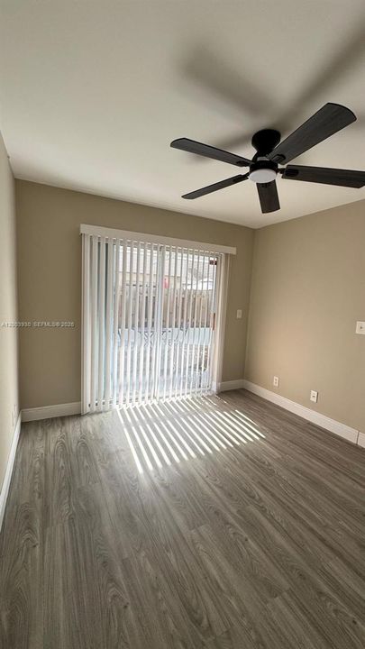 Active With Contract: $1,975 (1 beds, 1 baths, 614 Square Feet)