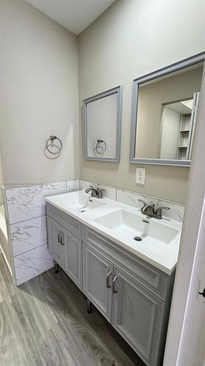 Active With Contract: $1,975 (1 beds, 1 baths, 614 Square Feet)