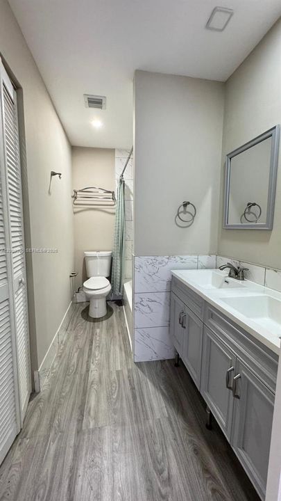 Active With Contract: $1,975 (1 beds, 1 baths, 614 Square Feet)