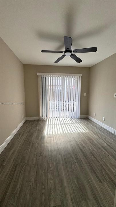 Active With Contract: $1,975 (1 beds, 1 baths, 614 Square Feet)