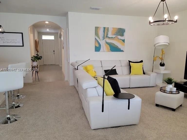 For Rent: $2,600 (3 beds, 2 baths, 1716 Square Feet)