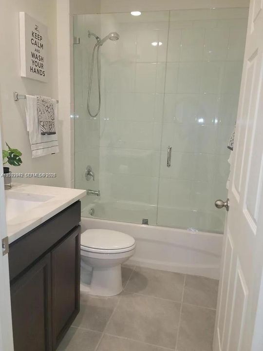 For Rent: $2,600 (3 beds, 2 baths, 1716 Square Feet)