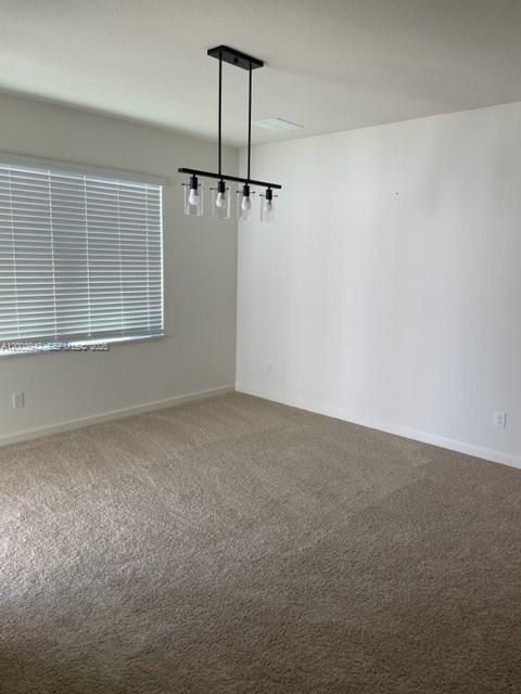 For Rent: $2,600 (3 beds, 2 baths, 1716 Square Feet)