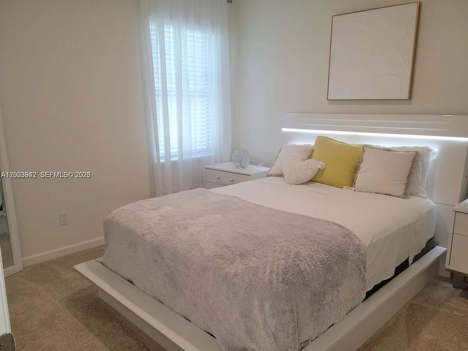 For Rent: $2,600 (3 beds, 2 baths, 1716 Square Feet)