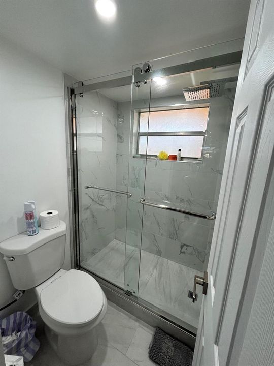 MAIN BATH;SHOWER