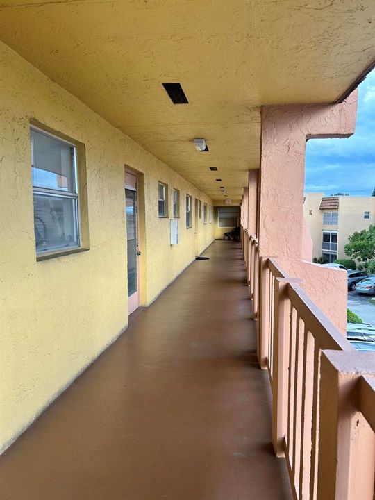 CATWALK TO UNIT 310E