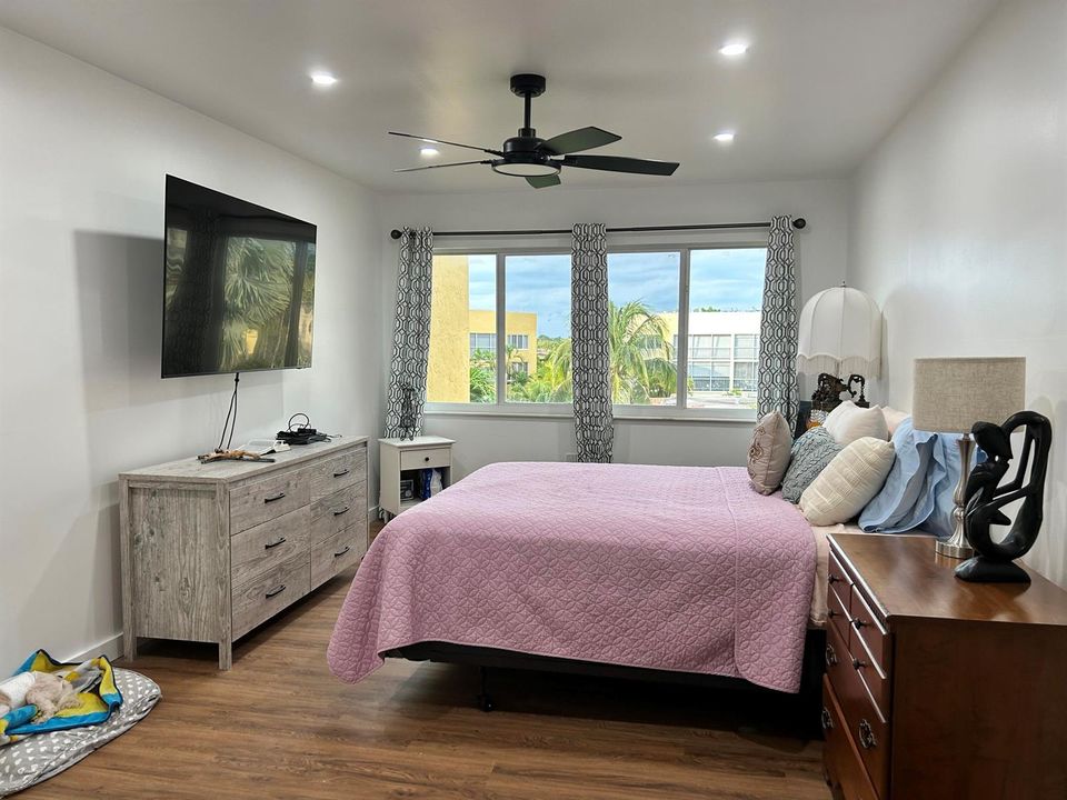 MAIN BEDROOM;IMPACT GLASS WINDOWS