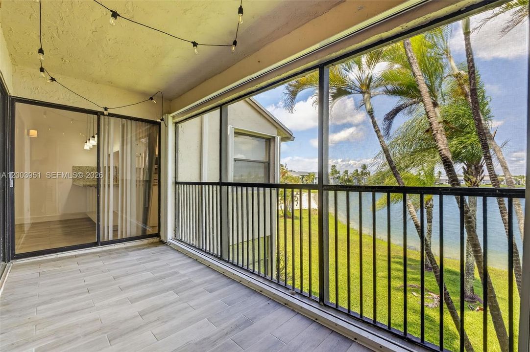 En Venta: $229,000 (2 camas, 2 baños, 960 Pies cuadrados)