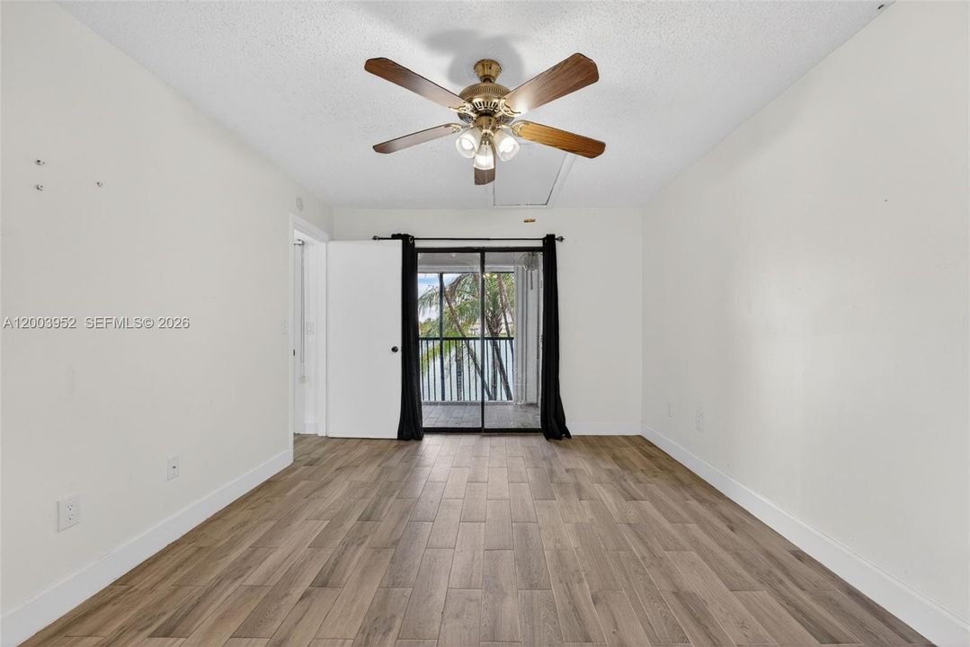 For Rent: $1,900 (2 beds, 2 baths, 960 Square Feet)