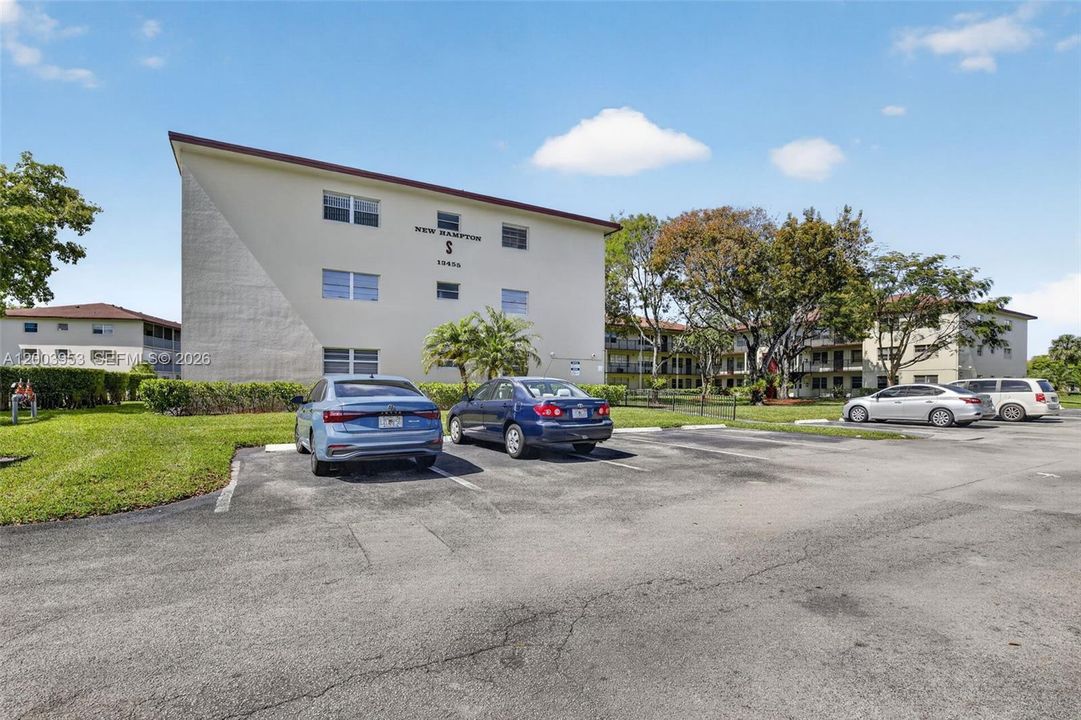 For Sale: $119,000 (2 beds, 1 baths, 954 Square Feet)