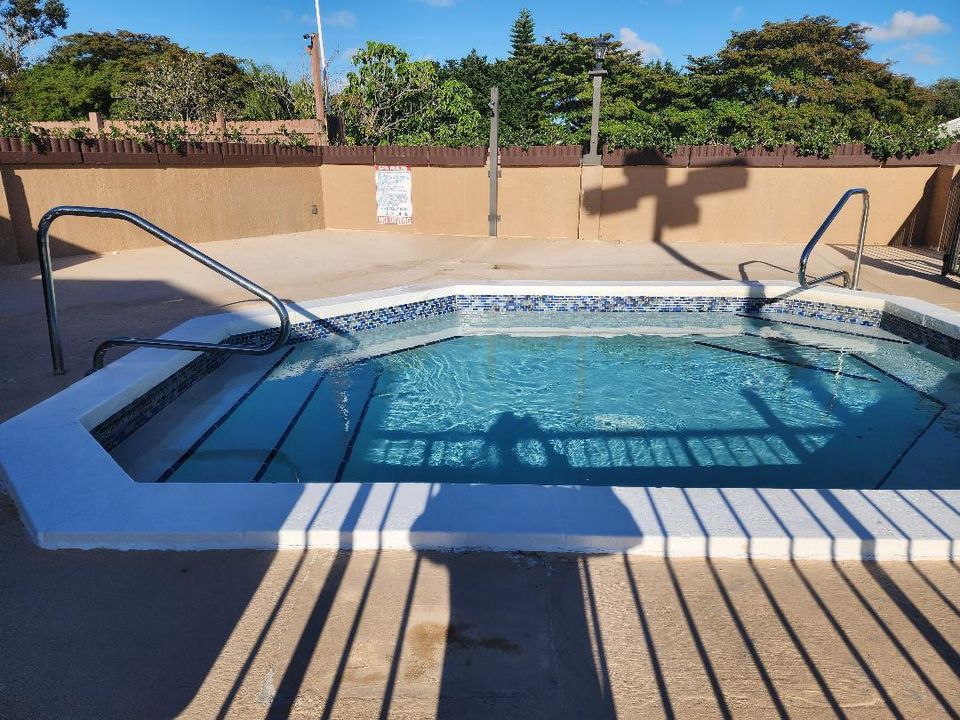 Pool 2 Outdoor