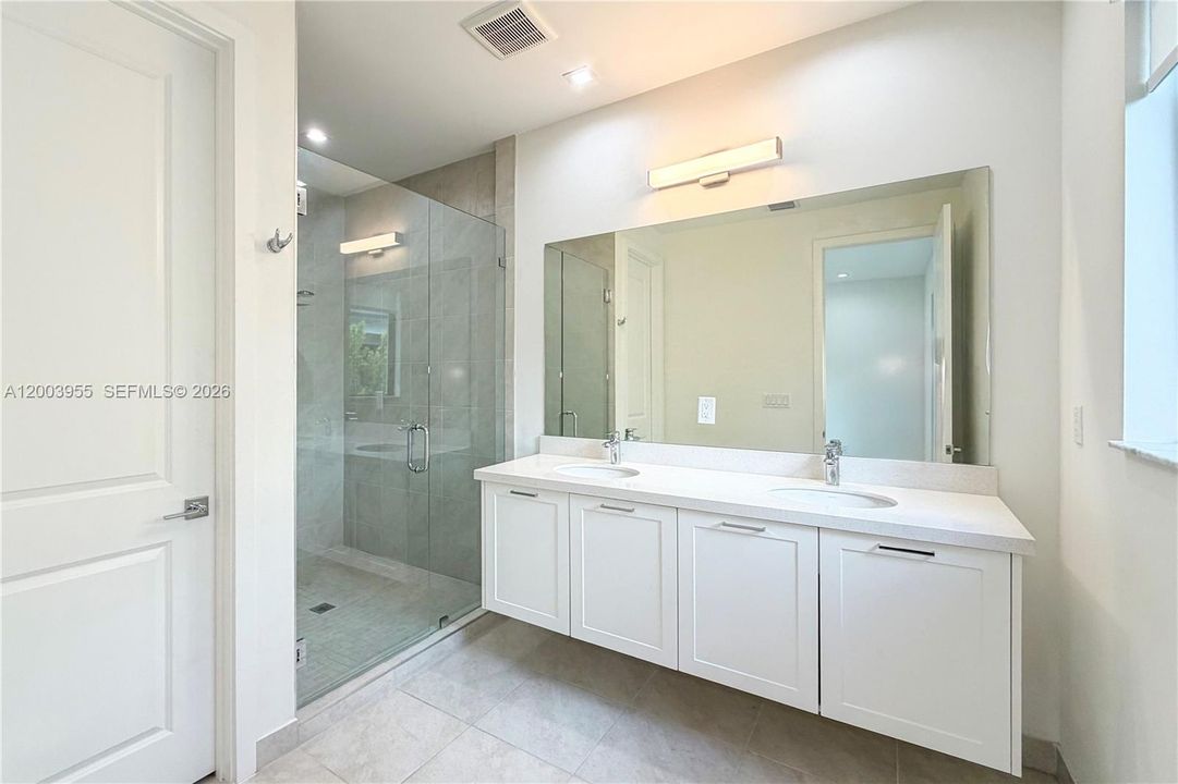 Recently Rented: $5,500 (4 beds, 3 baths, 2329 Square Feet)
