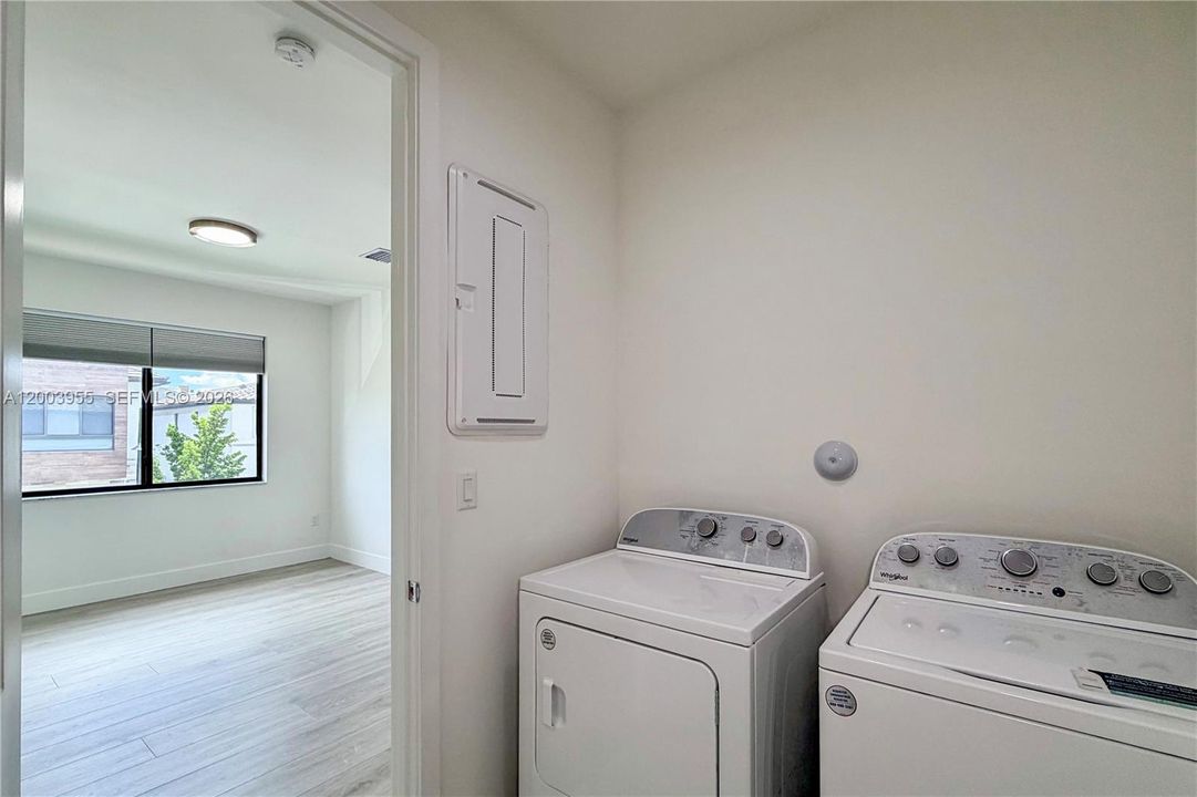 Recently Rented: $5,500 (4 beds, 3 baths, 2329 Square Feet)