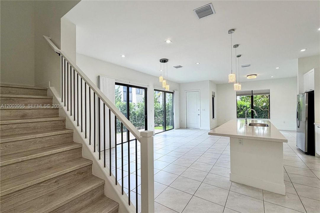 Recently Rented: $5,500 (4 beds, 3 baths, 2329 Square Feet)
