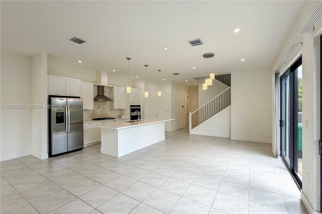 Recently Rented: $5,500 (4 beds, 3 baths, 2329 Square Feet)