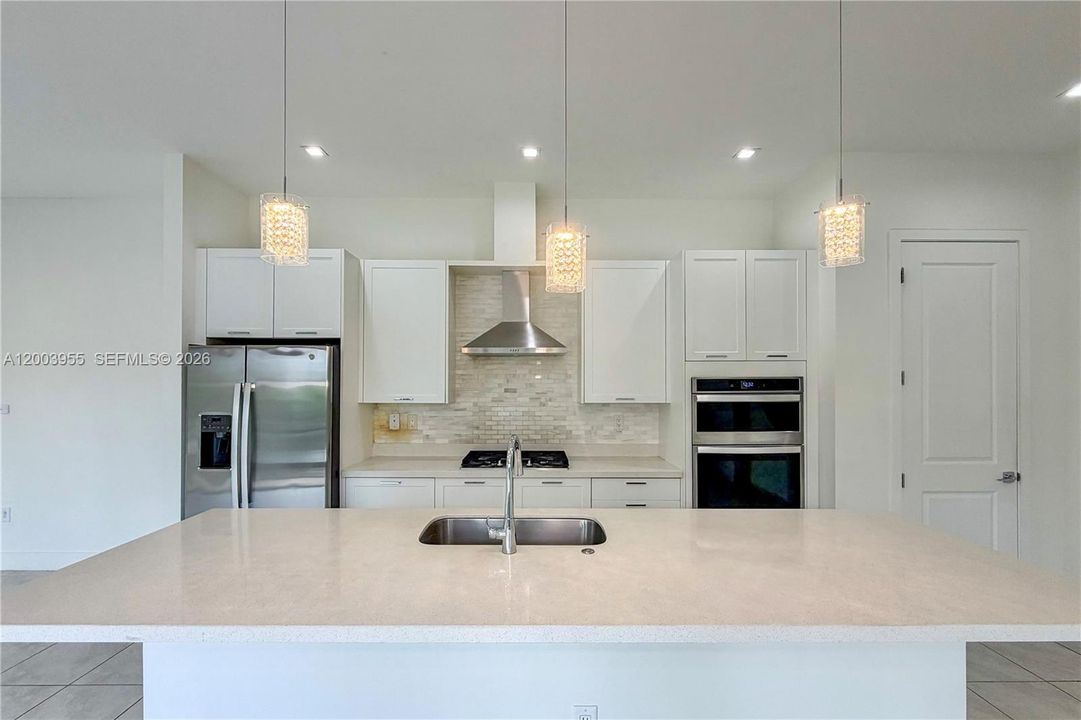 Recently Rented: $5,500 (4 beds, 3 baths, 2329 Square Feet)