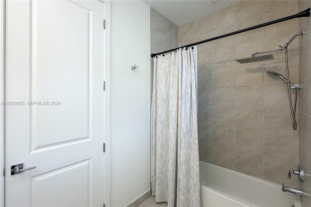 Recently Rented: $5,500 (4 beds, 3 baths, 2329 Square Feet)