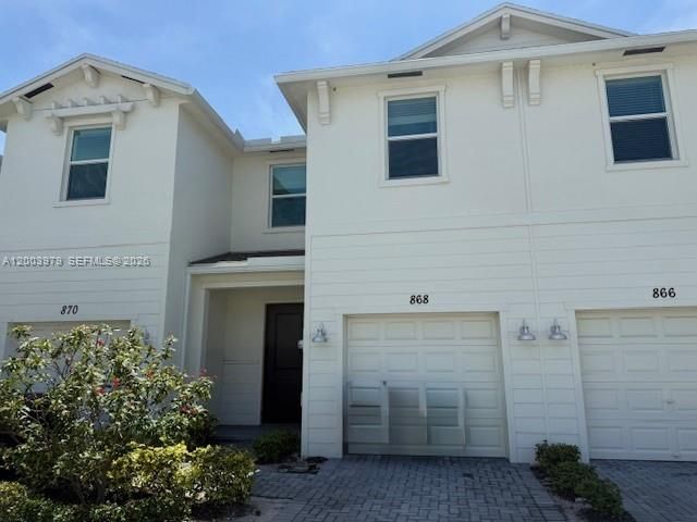 For Rent: $2,400 (3 beds, 2 baths, 1632 Square Feet)