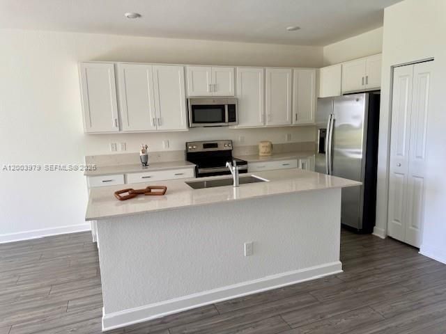 For Rent: $2,400 (3 beds, 2 baths, 1632 Square Feet)