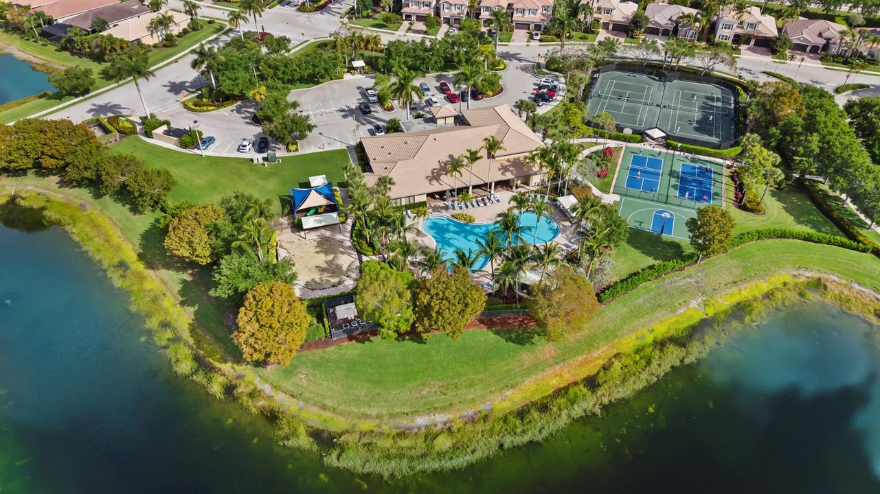 45_the marbella lakes clubhouse (1)