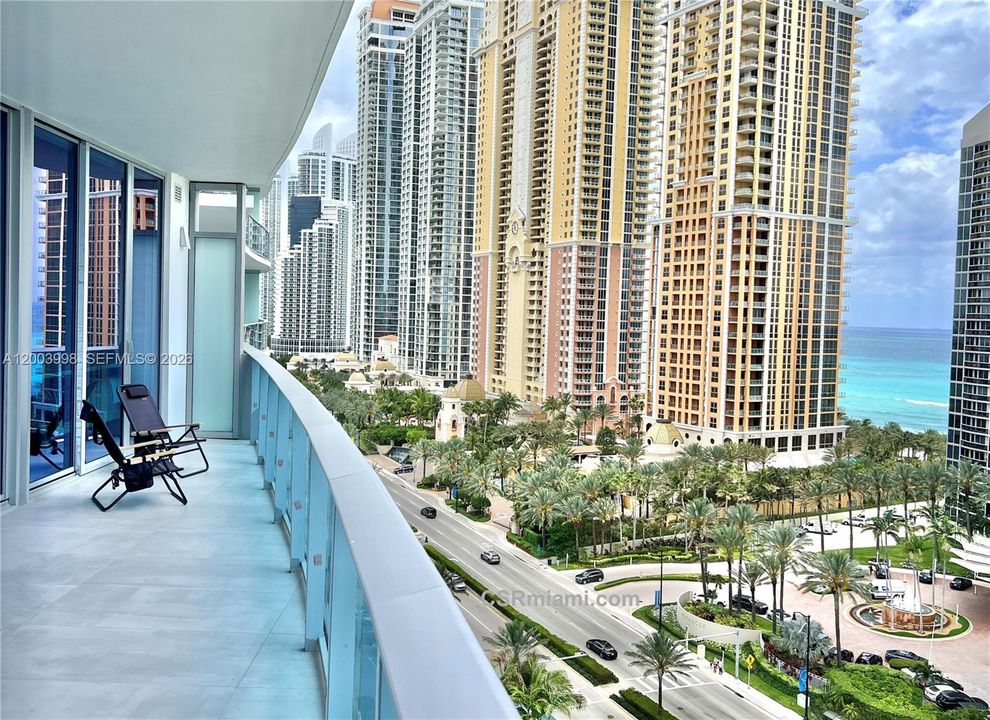 На продажу: $1,590,000 (2 спален, 2 ванн, 1385 Квадратных фут)