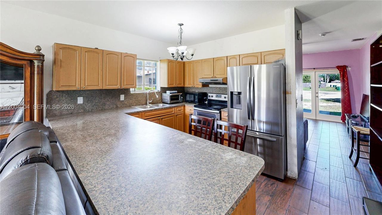 Active With Contract: $480,000 (3 beds, 2 baths, 1346 Square Feet)