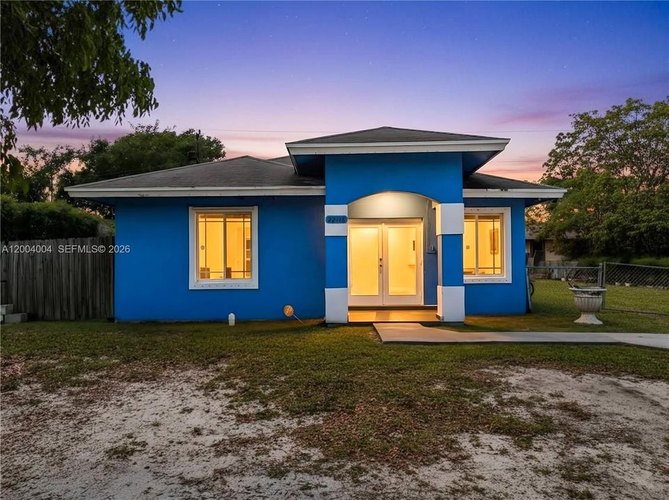 Active With Contract: $480,000 (3 beds, 2 baths, 1346 Square Feet)