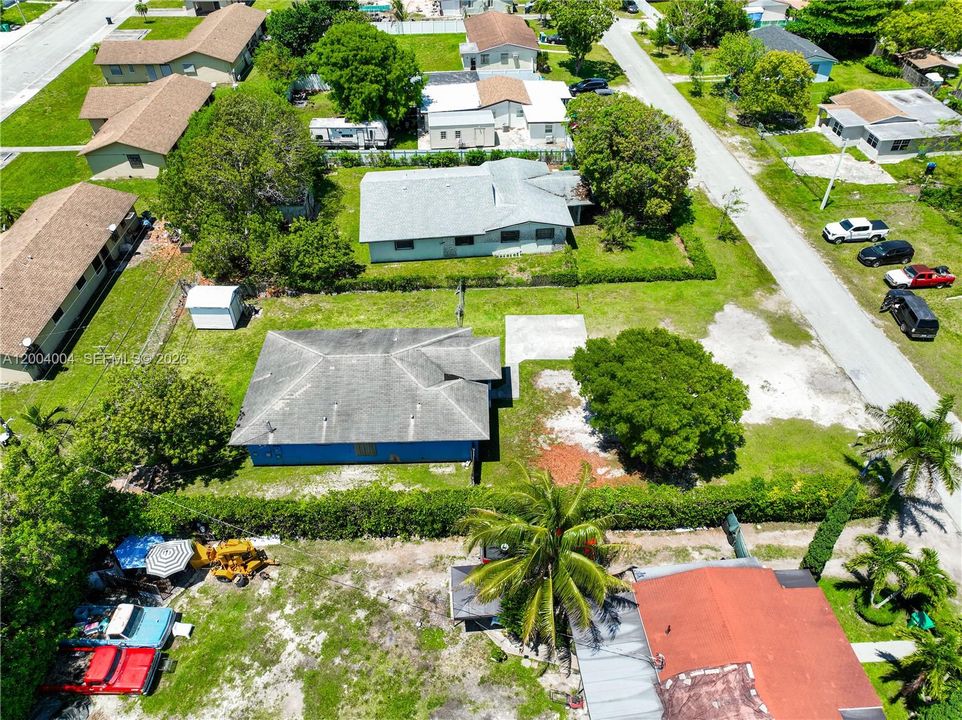 Active With Contract: $480,000 (3 beds, 2 baths, 1346 Square Feet)