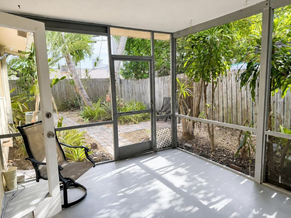 Back unit patio
