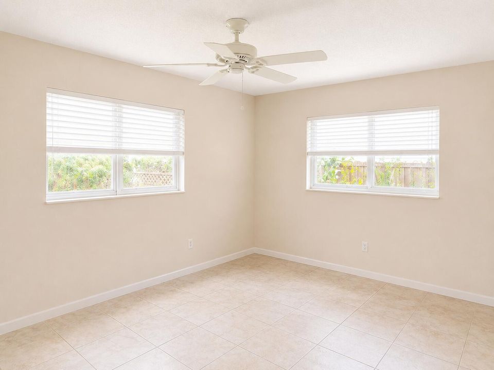 All bedrooms are same size