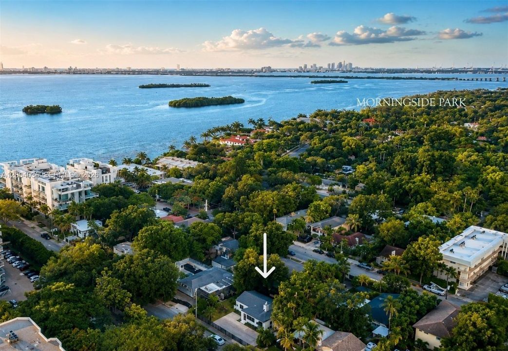 En Venta: $975,000 (3 camas, 2 baños, 1210 Pies cuadrados)