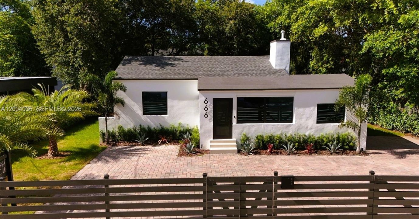 En Venta: $975,000 (3 camas, 2 baños, 1210 Pies cuadrados)