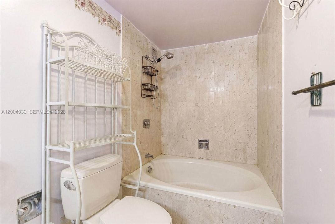 На продажу: $425,000 (2 спален, 3 ванн, 1950 Квадратных фут)